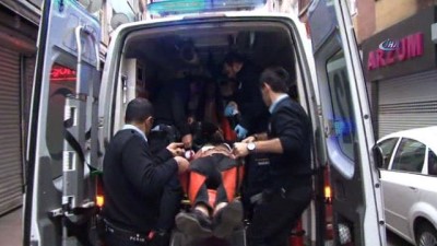 ilk mudahale -  Kasımpaşa'da eşiyle tartışan adam kendini bıçakladı  Videosu