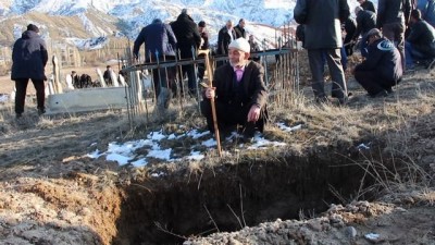 ameliyat -  Öldü diye mezarını kazdılar ama ölmedi  Videosu