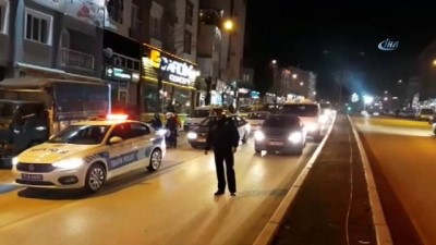 yaris -  Park halindeki aracını çalıştırmasıyla alev alması bir oldu Videosu