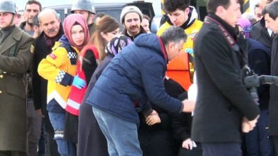 sehit yakinlari -  Şehit Karaca’nın naaşı memleketine getirildi  Videosu