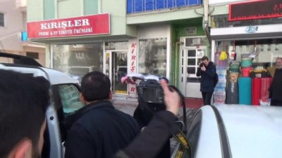 dogalgaz faturasi -  80 yaşındaki kadın kapkaça uğradı  Videosu