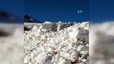 kar kalinligi -  Askeri üs bölgesinde karla mücadele sürüyor Videosu