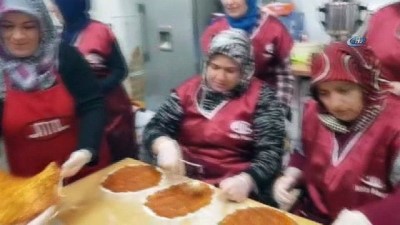  - Gurbette yaşayan işletmeci kadınlardan Mehmetçiğe destek