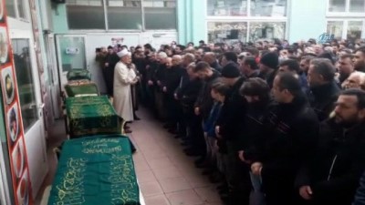 turk ailesi -  - Almanya'da Ölen Türk Aile Dualarla Trabzon'a Uğurlandı
- Acılı Aileye Büyük Destek
- Gözyaşları Sel Olup Aktı Videosu