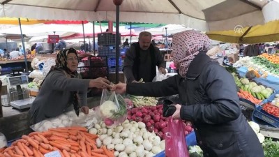 pazarci - Pazarcı Medine teyzeden Mehmetçik'e destek - AMASYA  Videosu