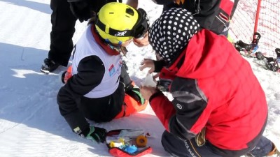uzunlu - Snowboard Paralel Slalom Yarışması başladı - SİVAS Videosu