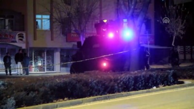 silahli kavga - Elazığ'da silahlı kavga: 1 ölü, 1 yaralı  Videosu