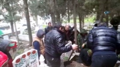 cenaze namazi -  Kalp krizi sonucu öldüğü iddia edilen 4 yaşındaki çocuk gözyaşlarıyla son yolculuğuna uğurlandı Videosu