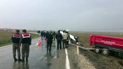 Kamyon ile otomobil çarpıştı: 1 ölü - KONYA 