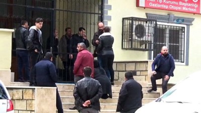 saglik ekibi -  Otomobile kurşun yağdırdılar: 2 ölü  Videosu