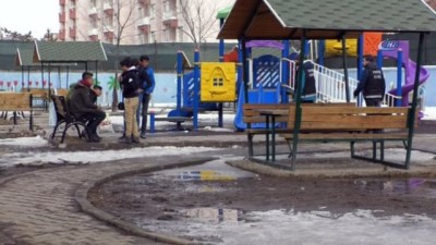 uyusturucuyla mucadele -  Kars’ta okul önlerinde polis kuş uçurtmuyor Videosu