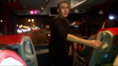 hatali sollama - Otobüs şoförlerinin kural ihlalleri 'yolcu' polislere takıldı - ANKARA  Videosu