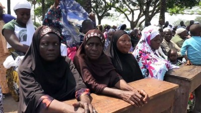 kanaat onderleri - Cansuyu Derneği, Sierra Leone'de okul açtı - FREETOWN  Videosu