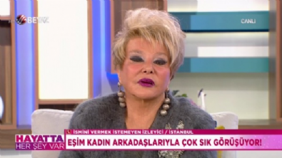 Eşim kadın arkadaşlarıyla çok sık görüşüyor... 