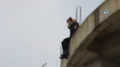  Hadımköy'de bir kadın 5 katlı bir inşaatın tepesine çıkarak intihar girişiminde bulundu 