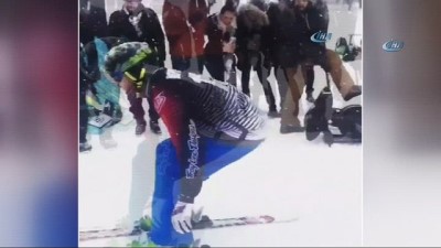  - Kar Gören Fransızlar Kayak Malzemeleriyle Sokağa Çıktı 