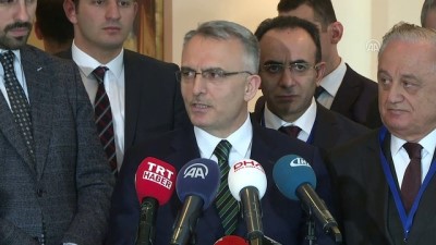 Maliye Bakanı Ağbal (3) - Şeker fabrikasındaki işçilerin durumu ve araziler - İSTANBUL 