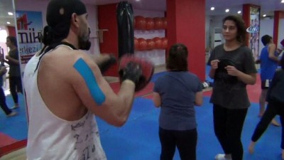 savunma sporu -  Mardinli kızlar kick boks ile çocuk gelinlere önlem arıyor  Videosu