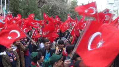  Şanlıurfalı gençlerden Mehmetçiğe saygı yürüyüşü 