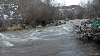 yagan -  Buzlar erken eridi Kars Çayı taşmaya başladı  Videosu