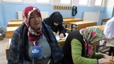 kiz cocugu -  Tokat'ta 78 yaşındaki anne, 53 yaşındaki kızı ile okuma-yazma öğreniyor  Videosu