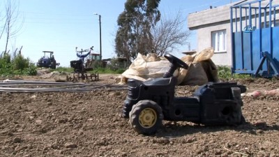 hastane bahcesi -  Traktörle tarla sürerken 2 yaşındaki uyuyan kuzeninin üzerinden geçerek öldürdü  Videosu