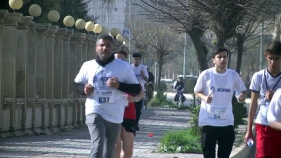 rejim - Erbil'de 'barış' temalı yarı maraton Videosu