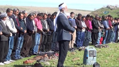 selamet -  Her yıl yağmur duasına çıkan köylüler bu yıl şükür duasına çıktı Videosu