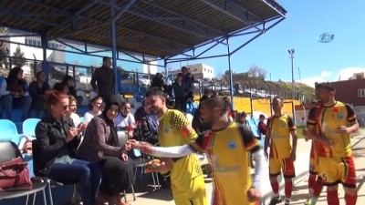 diyarbakir - Şırnaklı kadınlar ilk kez stadyumda maç izledi  Videosu