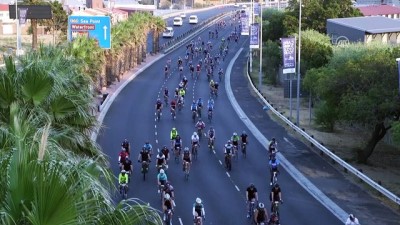 bisiklet yarisi - Güney Afrika'da bisiklet yarışında kaza: 3 ölü - CAPE TOWN Videosu