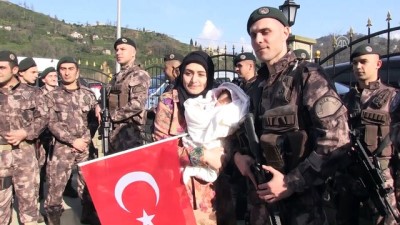 ozel harekat polisleri - Özel harekat polisleri dualarla Afrin'e uğurlandı - RİZE Videosu