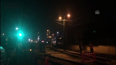 teknik ariza - Teknik arıza nedeniyle tramvay seferleri durdu (1) - İSTANBUL Videosu