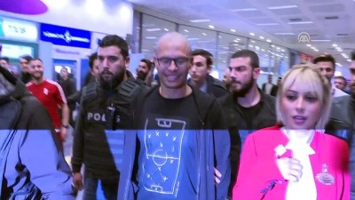 eski futbolcu - Alex de Souza, İstanbul'da Videosu