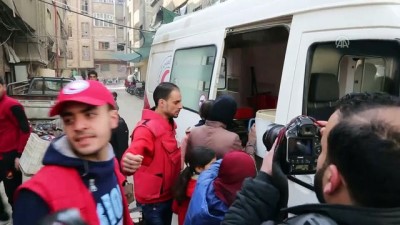 savas sucu - Doğu Guta'daki binlerce hastadan 25'i tahliye edildi Videosu