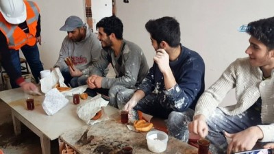 insaat iscileri -  Düzceli inşaat işçileri Seda Sayan’dan özür bekliyor  Videosu