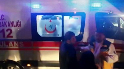  Kocaeli'de kavşakta dönen 2 otomobil çarpıştı: 1'i çocuk 6 yaralı