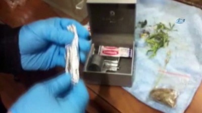metamfetamin -  Narkotik ekiplerinden şafak baskını...Evi uyuşturucu laboratuvarına çevirmişler  Videosu