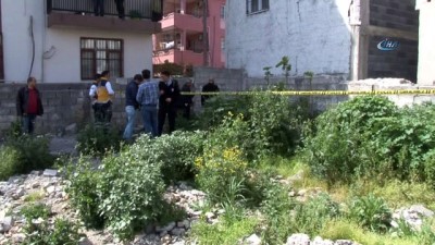 parmak izi -  Adana'da boş arazide erkek cesedi bulundu Videosu