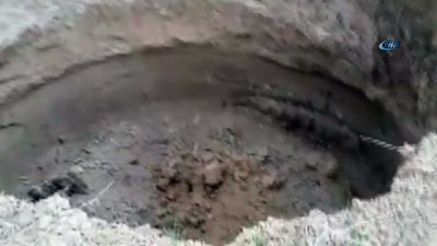 uttu -  Birden bire oluşan obruk köylüleri korkuttu  Videosu