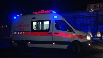 mahsur kaldi -  Çatıdan düşüp dükkan içerisinde mahsur kalan hırsızı itfaiye ekipleri kurtardı  Videosu