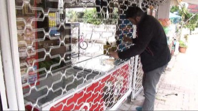 bademli -  Hırsızın böğürtlenli ve bademli dondurma aşkı, market sahibini çilden çıkardı  Videosu