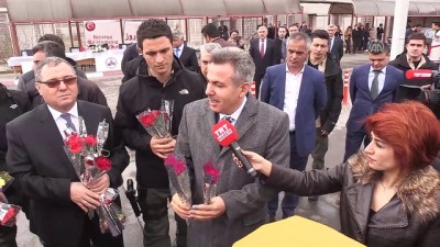 İranlı misafirler sınır kapısında törenle karşılandı - AĞRI