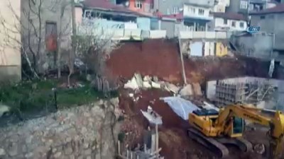 toprak kaymasi -  Park halindeki araç kayan toprakla böyle yuvarlandı  Videosu