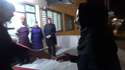 sehit annesi -  15 Temmuz darbe girişiminde eşi ve oğlunu kaybeden Nihal Olçok: “Eşim ve oğlumun davası için hukuk fakültesine başladım”  Videosu