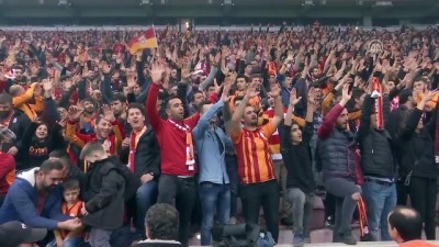 Galatasaray antrenmanı taraftarlara açıldı - İSTANBUL