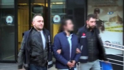 metro istasyonu -  Kadıköy metro istasyonunda başörtülü kadına hakaret eden şahıs serbest bırakıldı Videosu