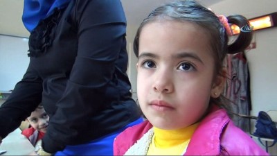 siyer -  Üçüzleri ile dikiş nakış kursuna gidiyor  Videosu