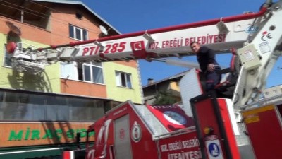 itfaiye merdiveni -  Yangında mahsur kalan yatalak hastayı itfaiye kurtardı Videosu