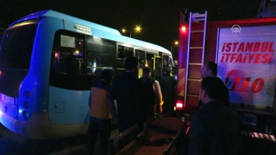 yolcu minibus - Ataşehir'de trafik kazası: 2 yaralı - İSTANBUL Videosu