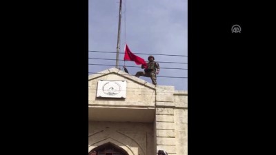 Afrin'e Türk bayrağı böyle çekildi 
